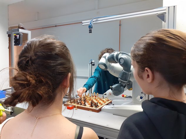 Schüler Exkursion zum HTW 