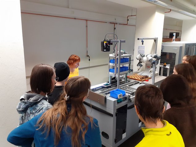 Schüler Exkursion zum HTW 